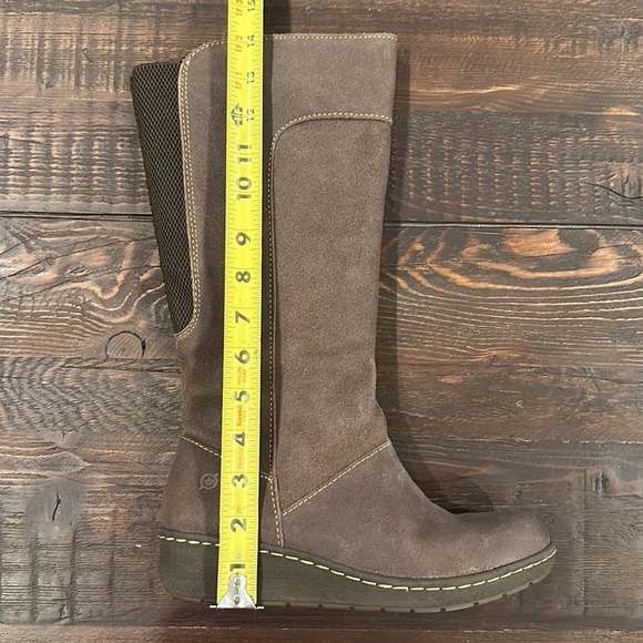 Born Brandenburg women’s boots. Sahara distressed leather. Size 7.5. - Picture 9 of 12
